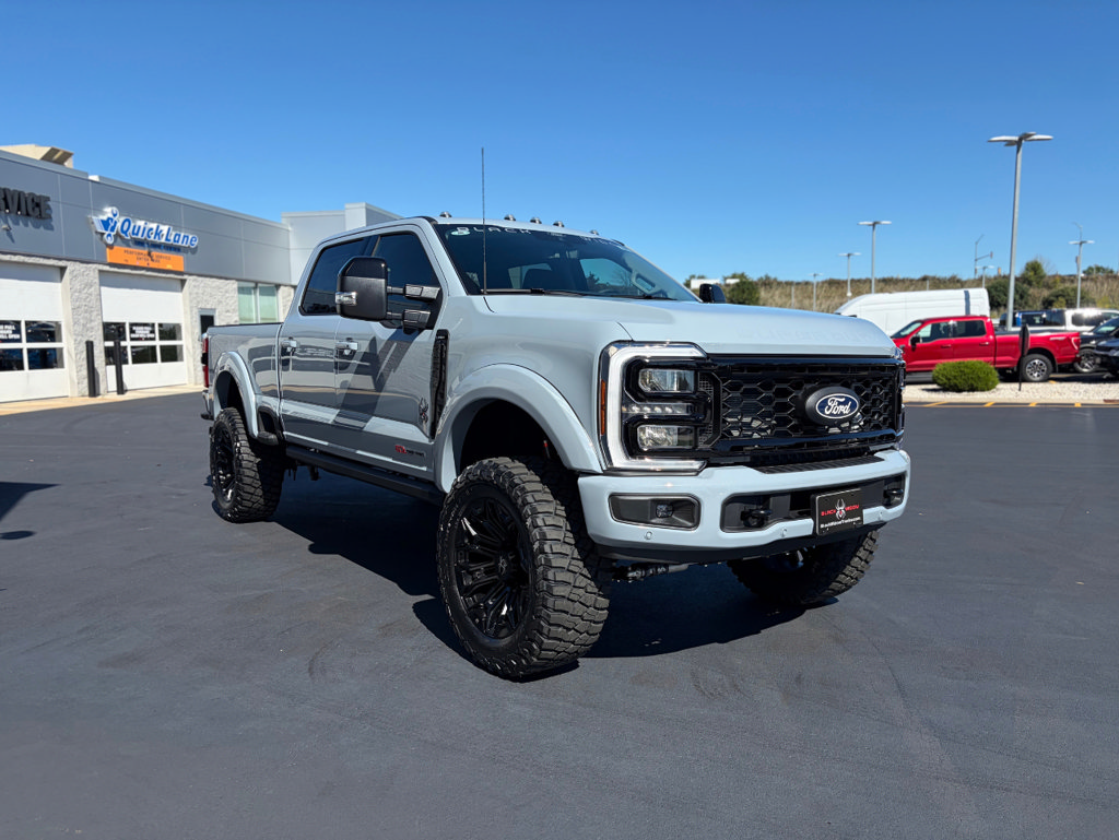 New 2027 Ford F250 Lariat w/ Black Appearance Package AWD/4WD image 4