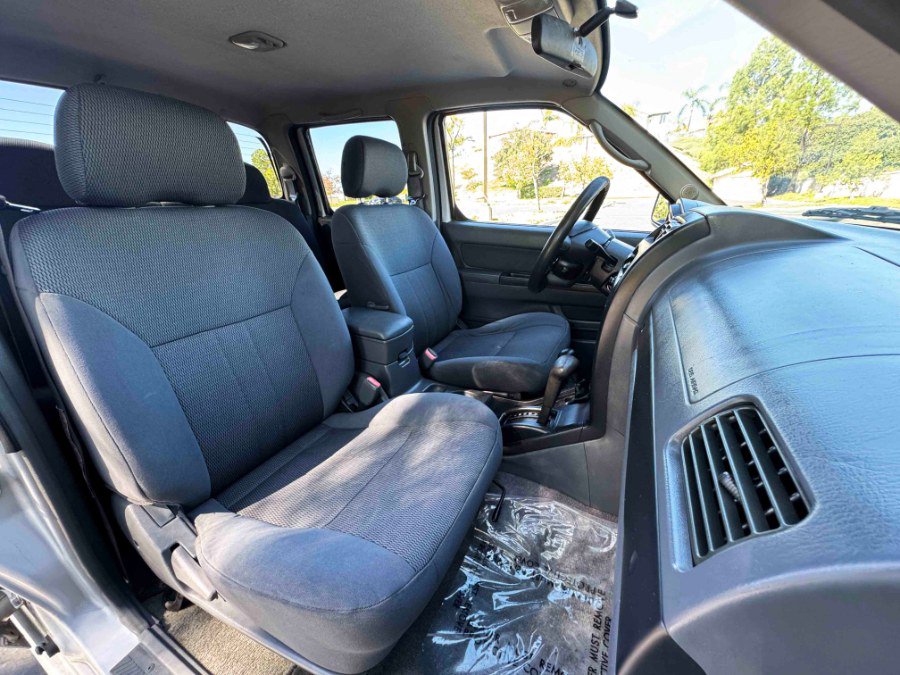 Used 2004 Nissan Frontier S/C image 28