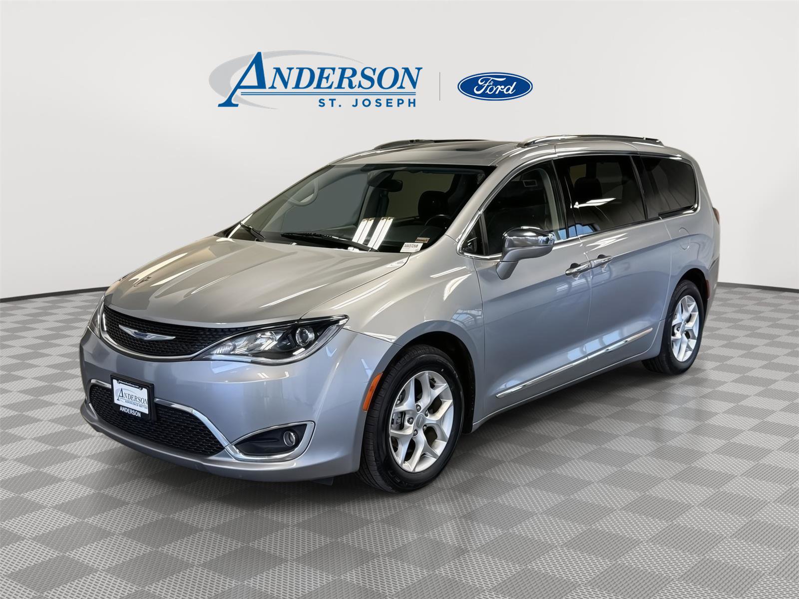 Used 2020 Chrysler Pacifica Limited image 1