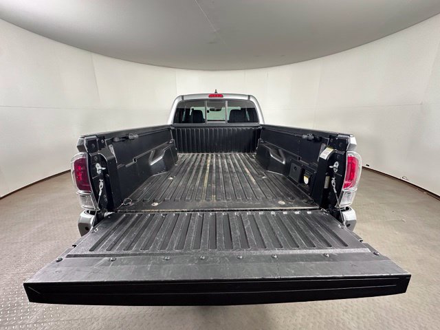 Used 2022 Toyota Tacoma TRD Off-Road w/ TRD Premium Off Road Package AWD/4WD image 25