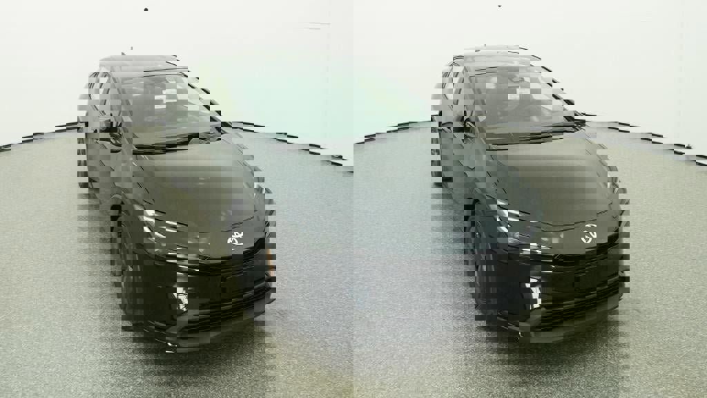 New 2026 Toyota Prius LE image 14