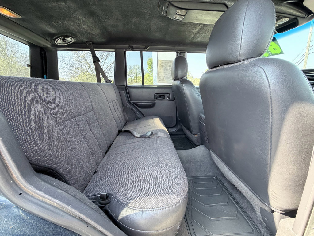 Used 2000 Jeep Cherokee Classic image 19