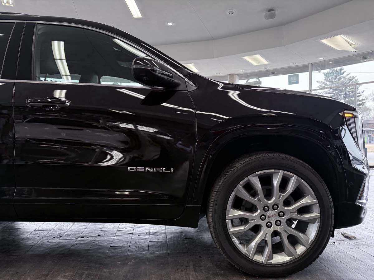 Used 2024 GMC Acadia Denali w/ Super Cruise Package FWD image 6