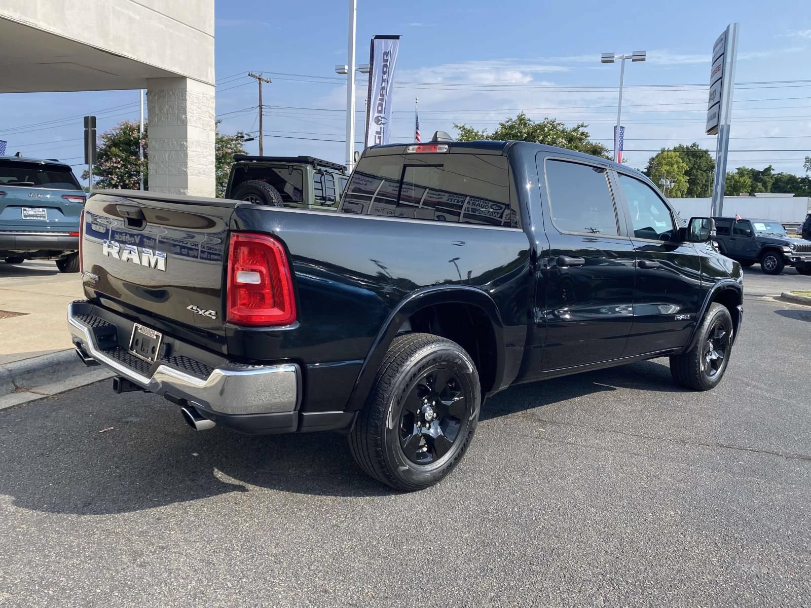Used 2025 RAM 1500 Big Horn AWD/4WD image 7