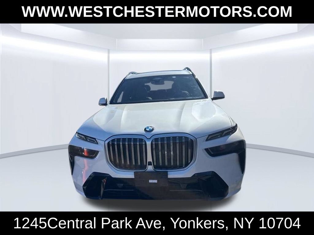 Used 2024 BMW X7 xDrive40i w/ M Sport Package AWD/4WD image 2