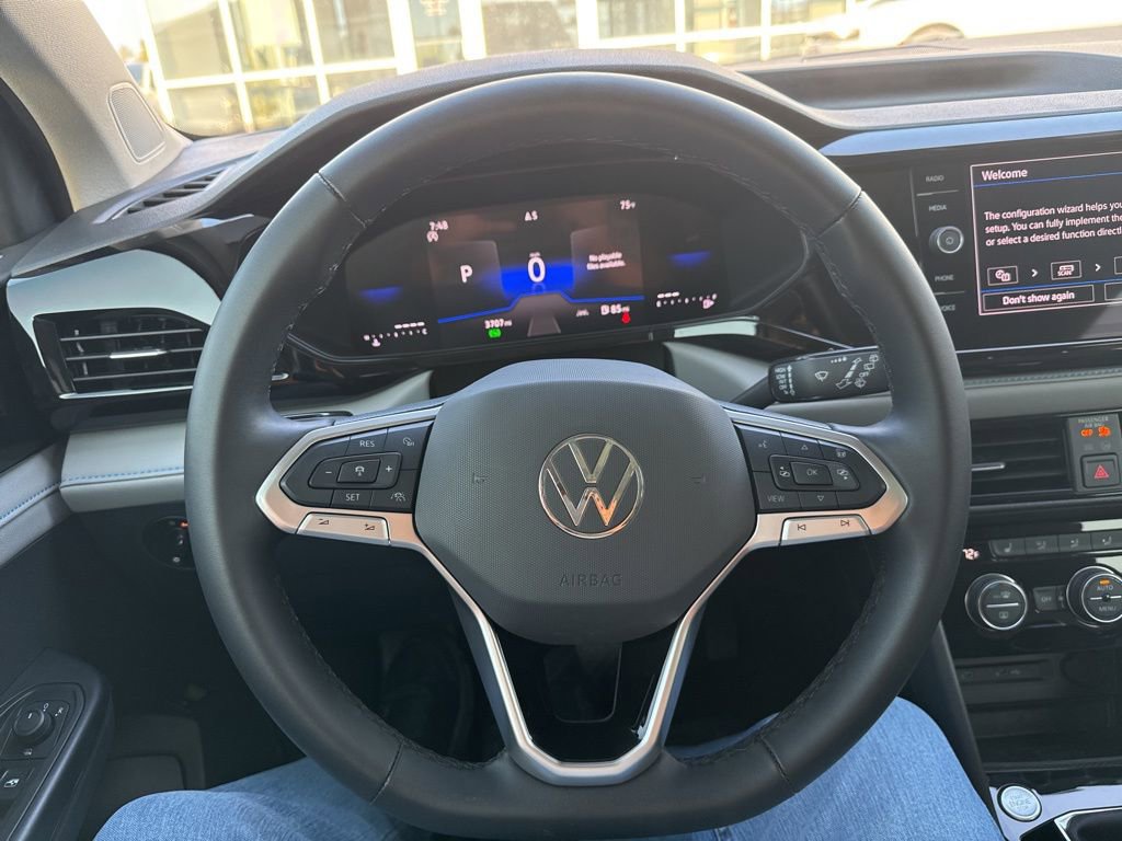 Used 2024 Volkswagen Taos SE image 15