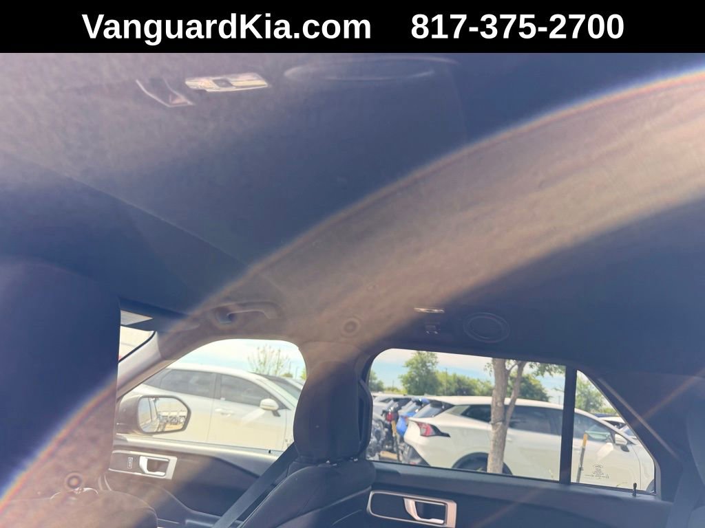 Used 2020 Ford Explorer XLT image 25