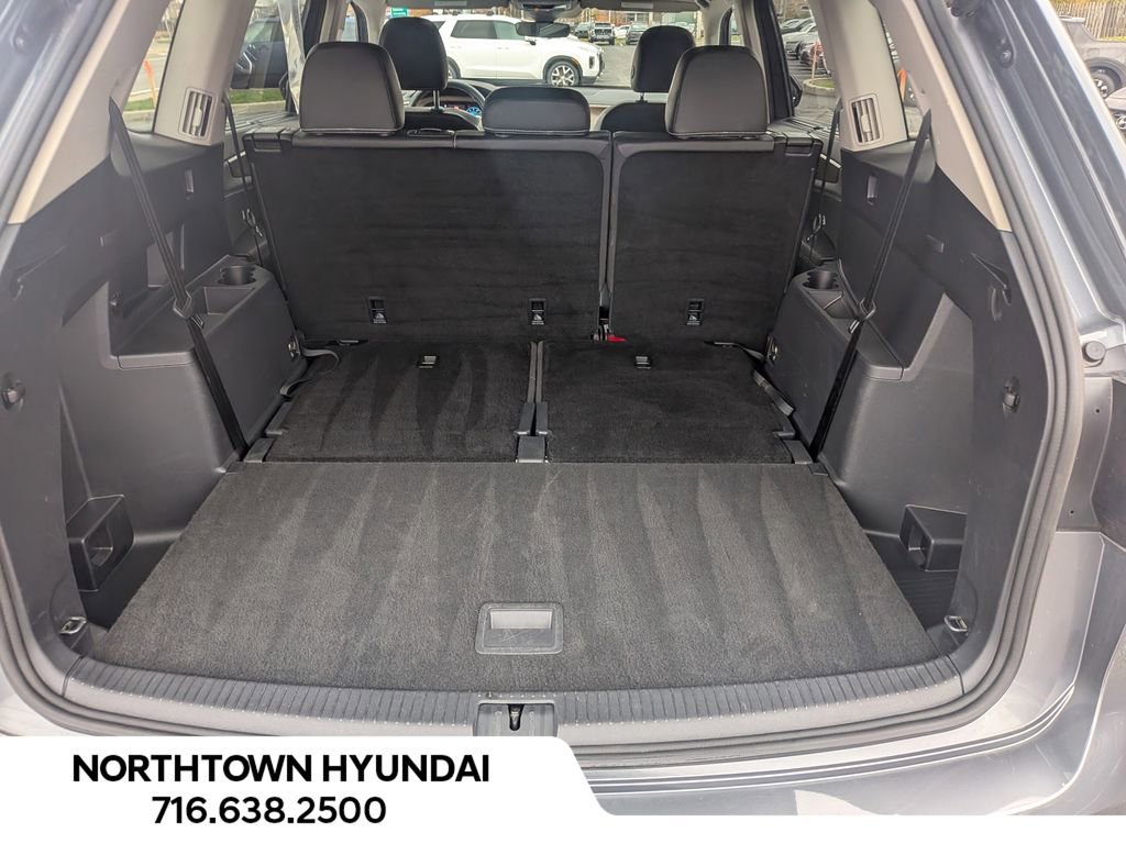 Used 2025 Volkswagen Atlas SE image 33