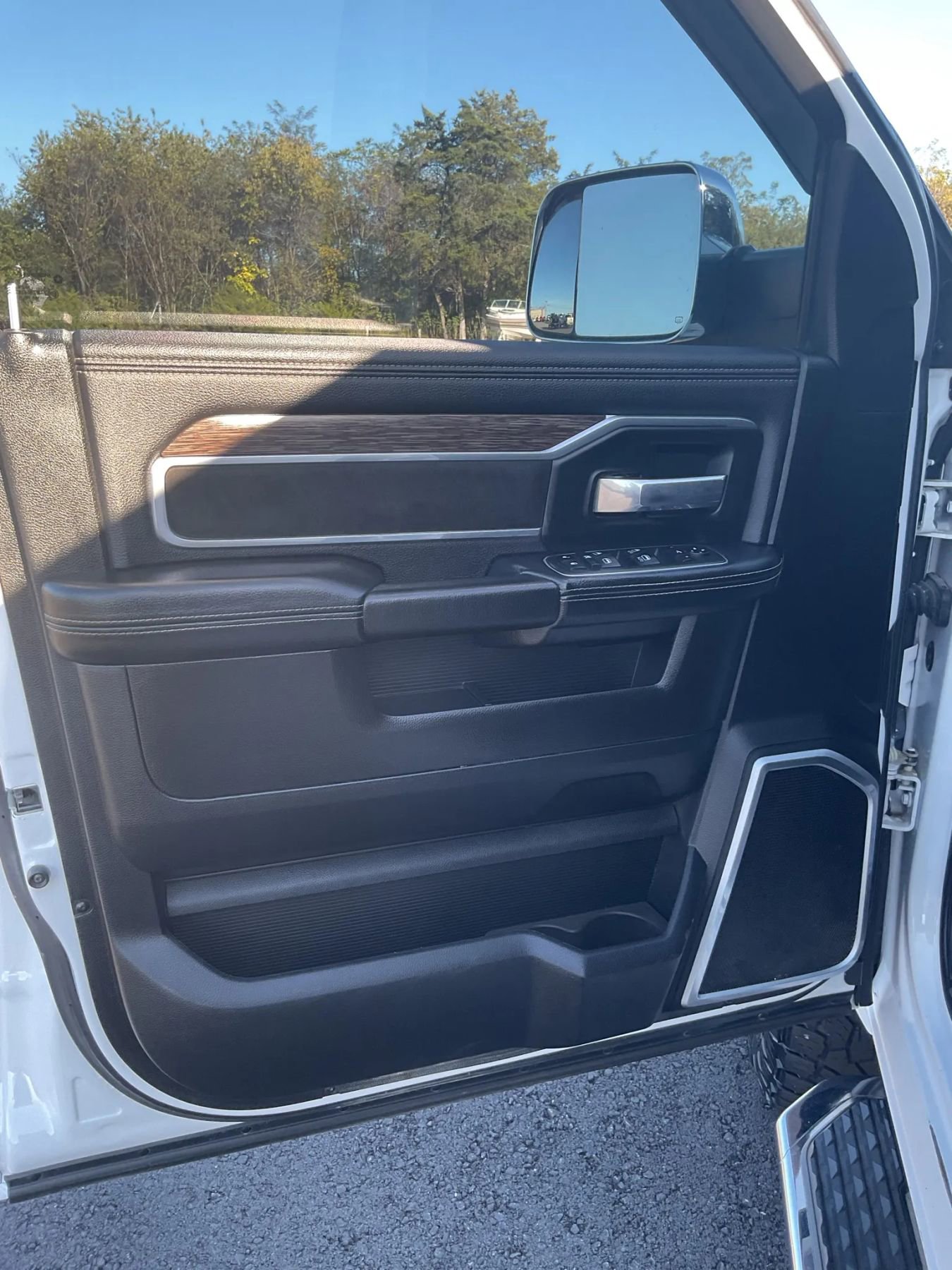 Used 2020 RAM 2500 Laramie image 31