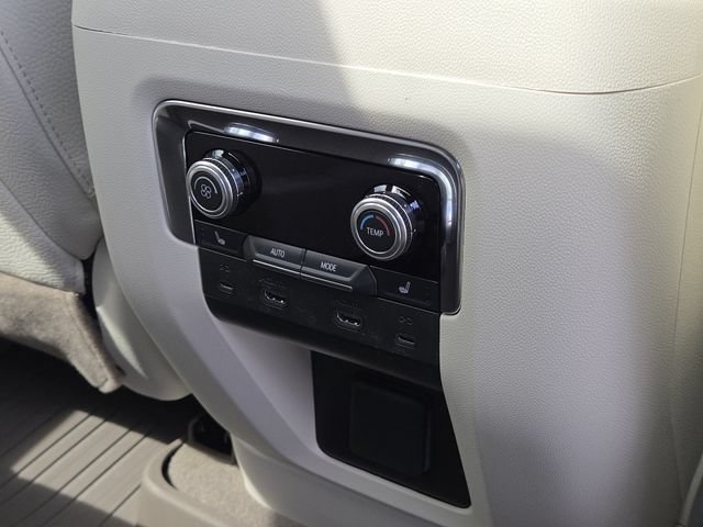New 2026 GMC Yukon XL Denali w/ Denali Reserve Package AWD/4WD image 9