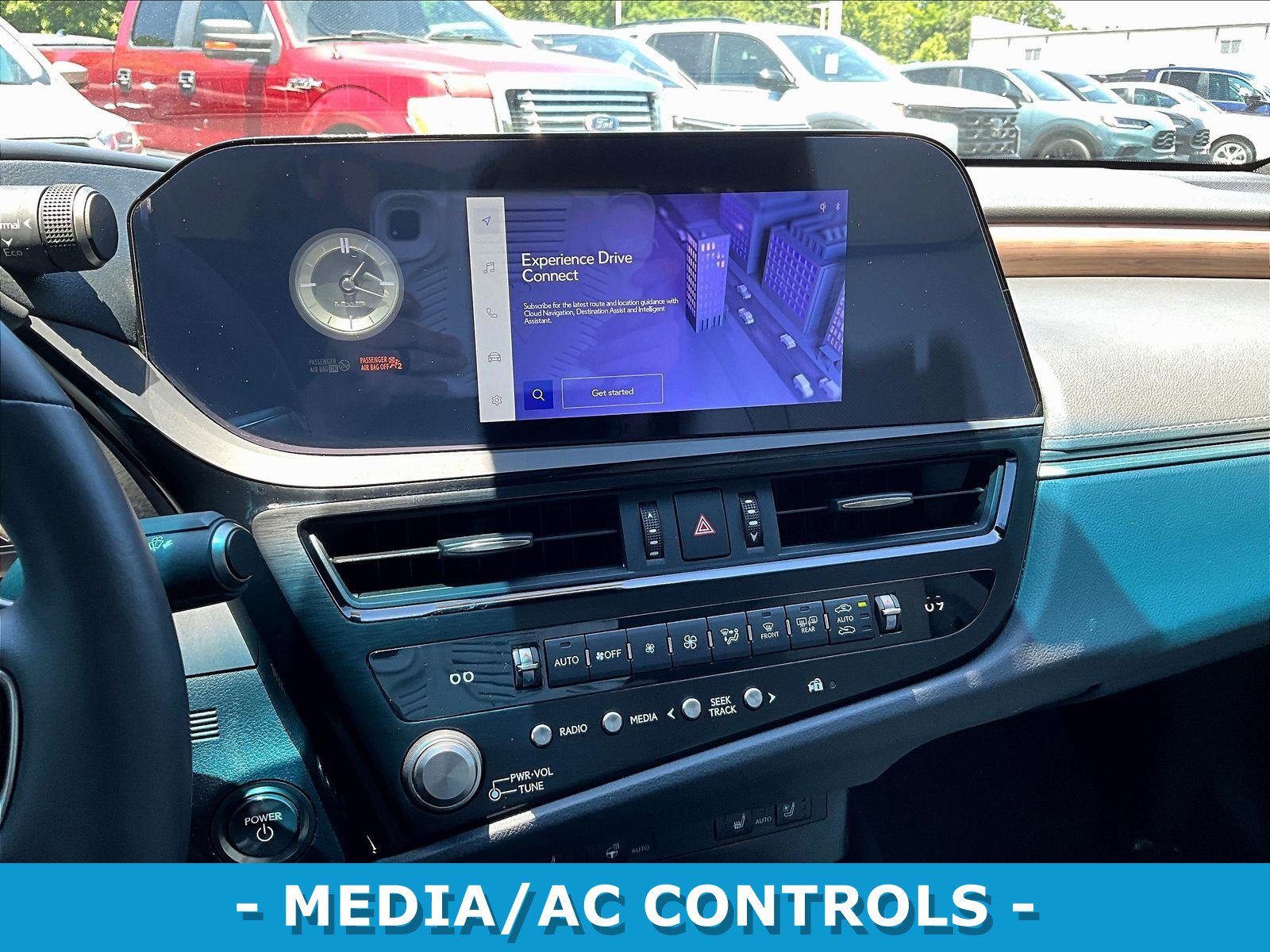 Used 2024 Lexus ES 300h w/ Premium Package FWD image 9