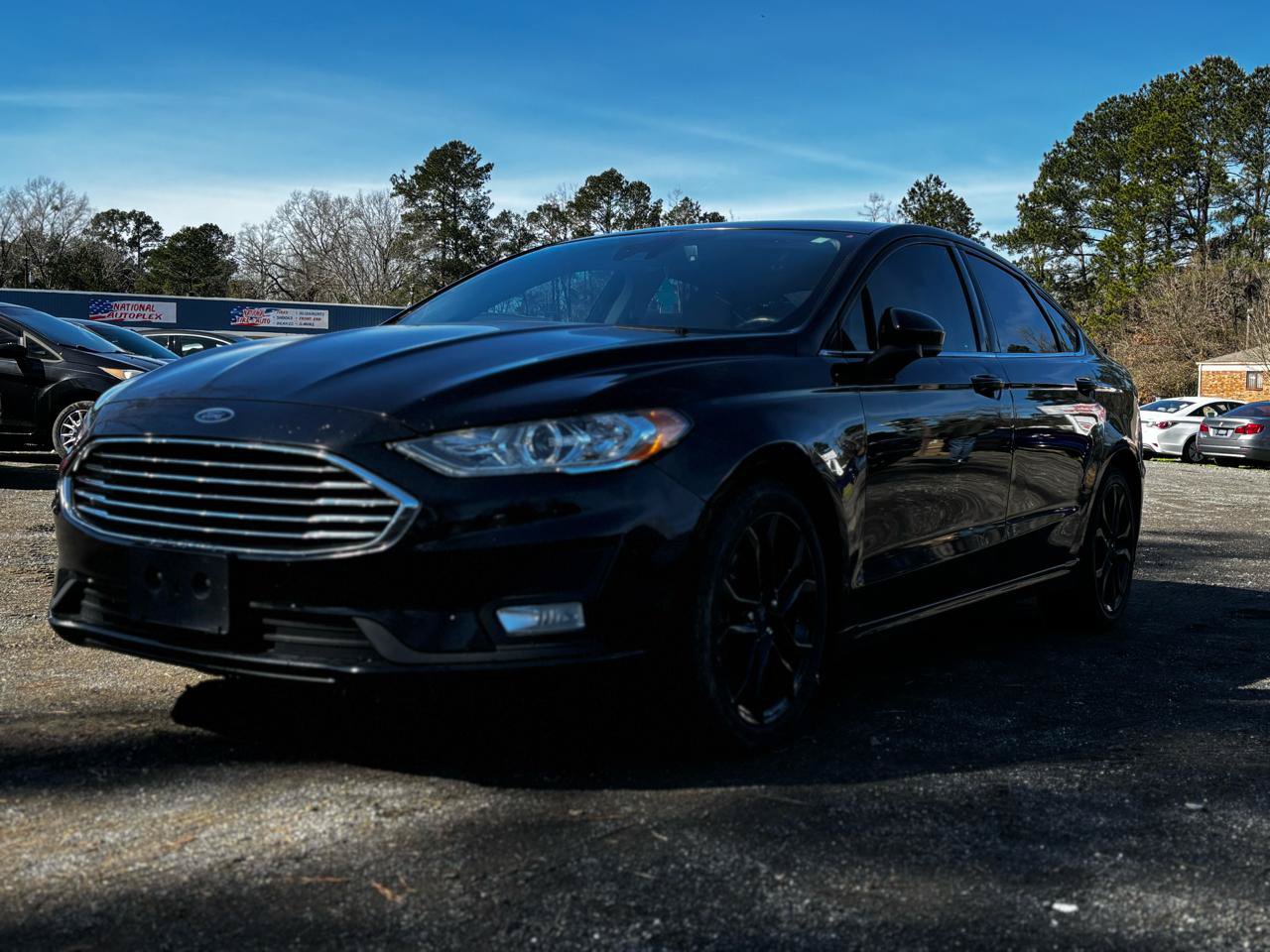 Used 2019 Ford Fusion SE w/ Equipment Group 151A FWD image 3