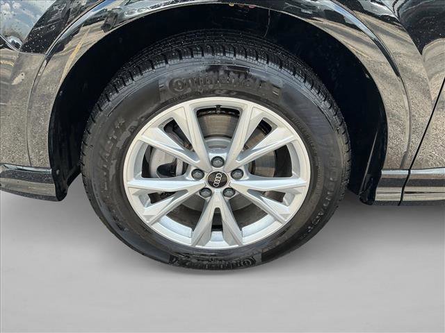 Used 2025 Audi Q3 2.0T Premium w/ Convenience Package AWD/4WD image 9