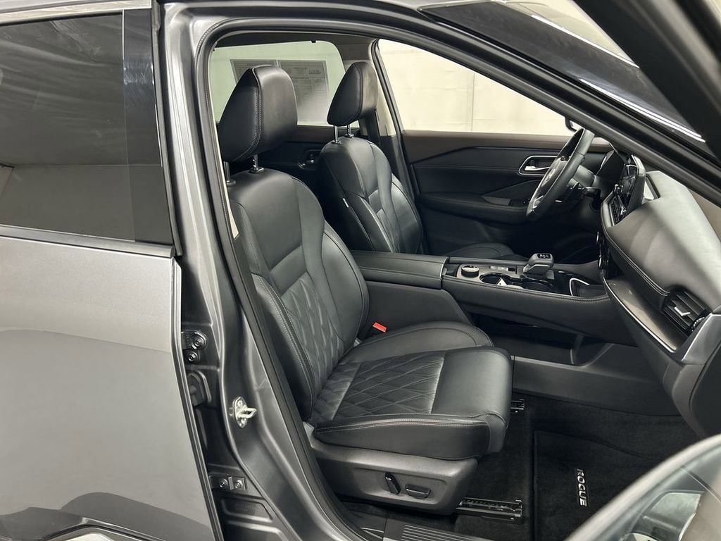Used 2023 Nissan Rogue Platinum w/ Platinum Premium Package image 24