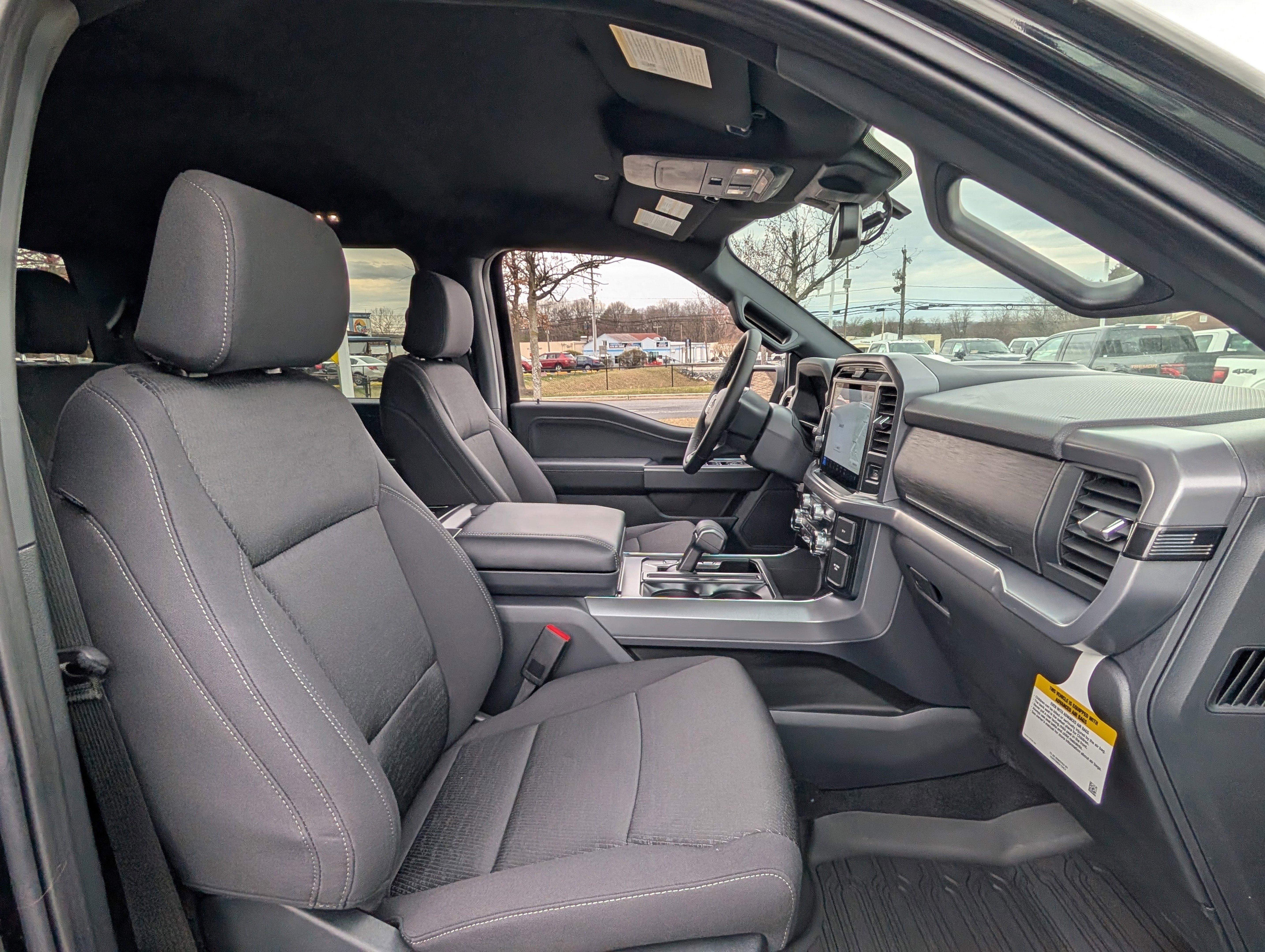 New 2025 Ford F150 XLT w/ Equipment Group 302A MID image 8