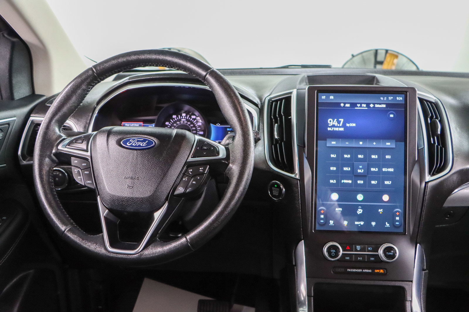 Used 2021 Ford Edge Titanium image 17