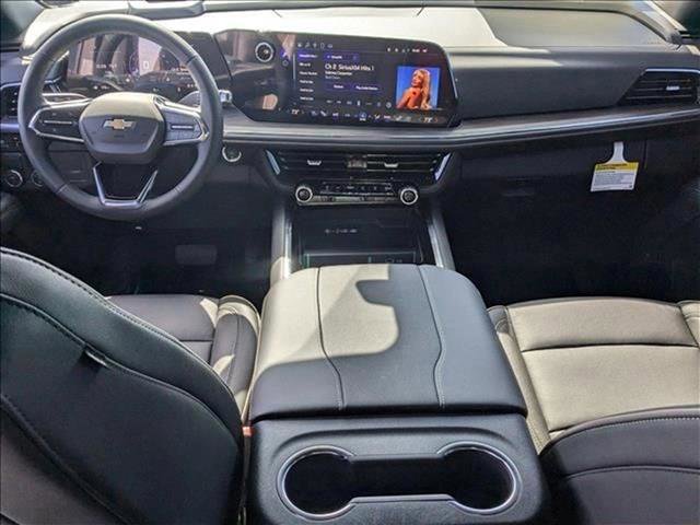 New 2025 Chevrolet Suburban Premier RWD image 13