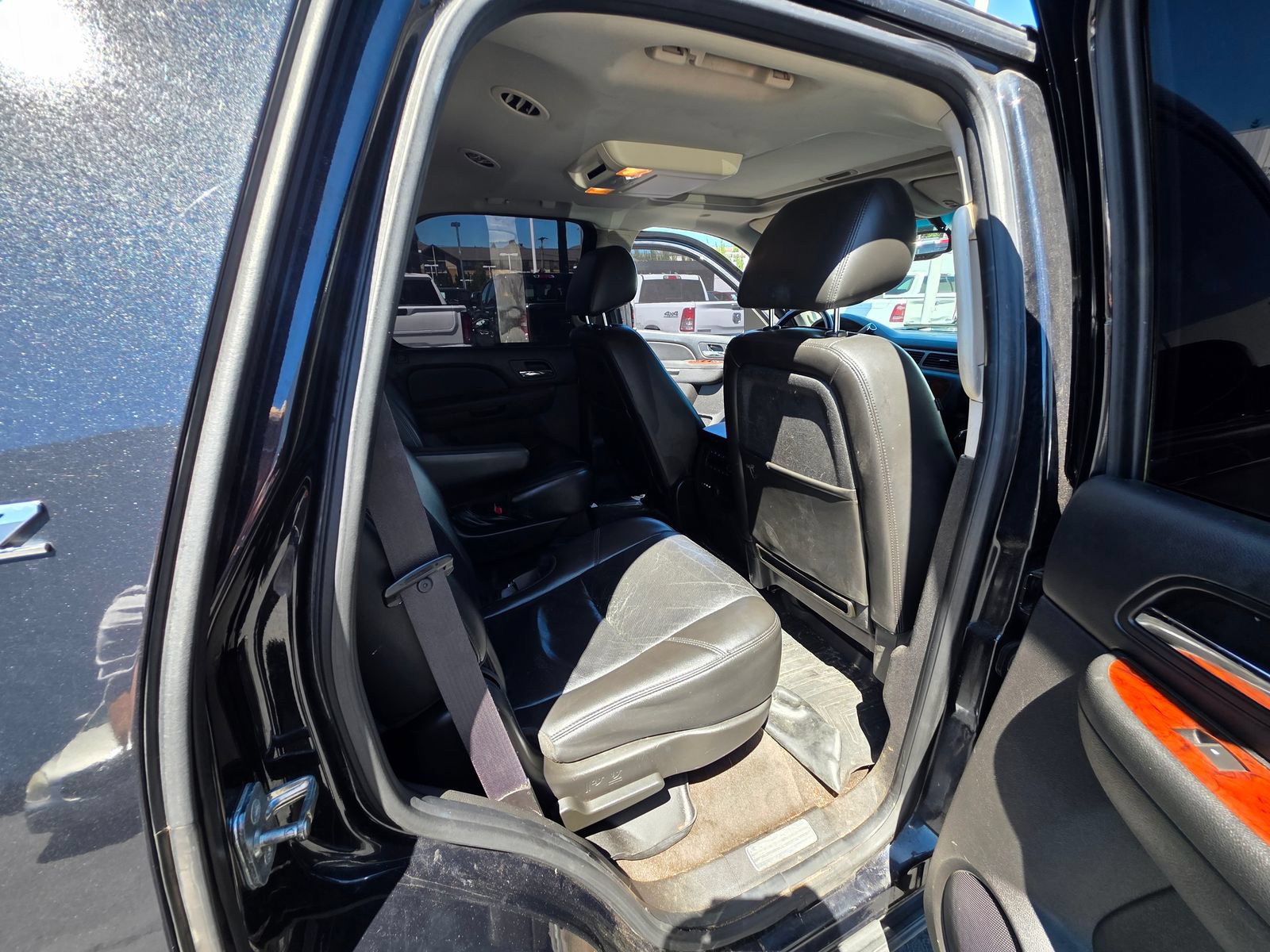 Used 2011 Chevrolet Tahoe LTZ AWD/4WD image 15