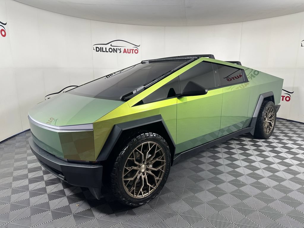 Used 2024 Tesla Cybertruck Cyberbeast AWD/4WD image 4