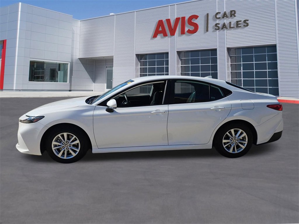Used 2025 Toyota Camry LE image 2