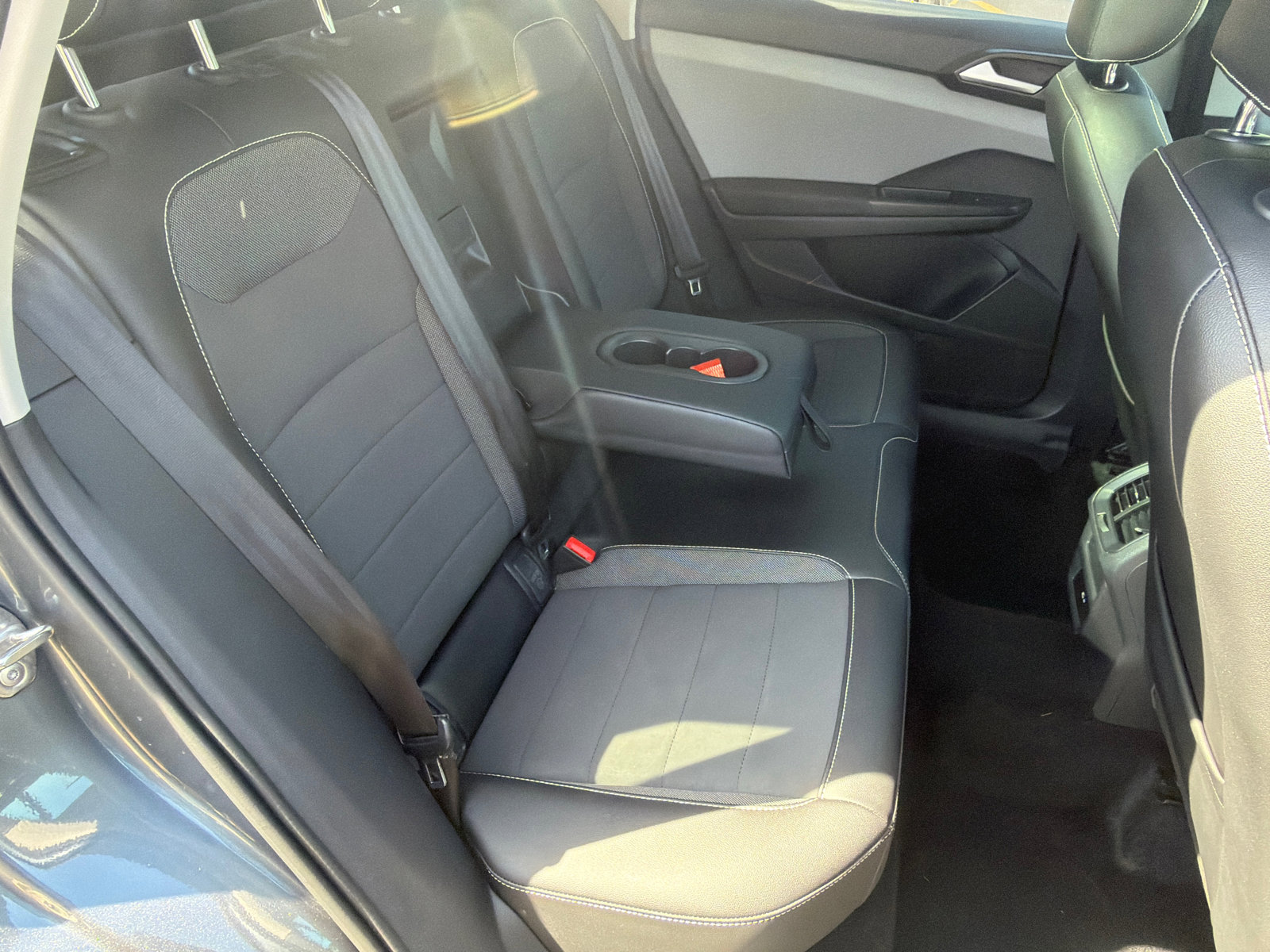 Used 2022 Volkswagen Taos SE w/ Panoramic Sunroof Package image 15