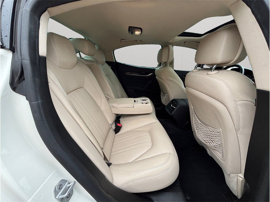 Used 2021 Maserati Ghibli S RWD image 36