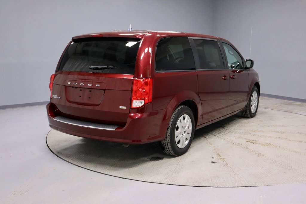 Used 2018 Dodge Grand Caravan SE w/ UConnect Hands-Free Group image 10