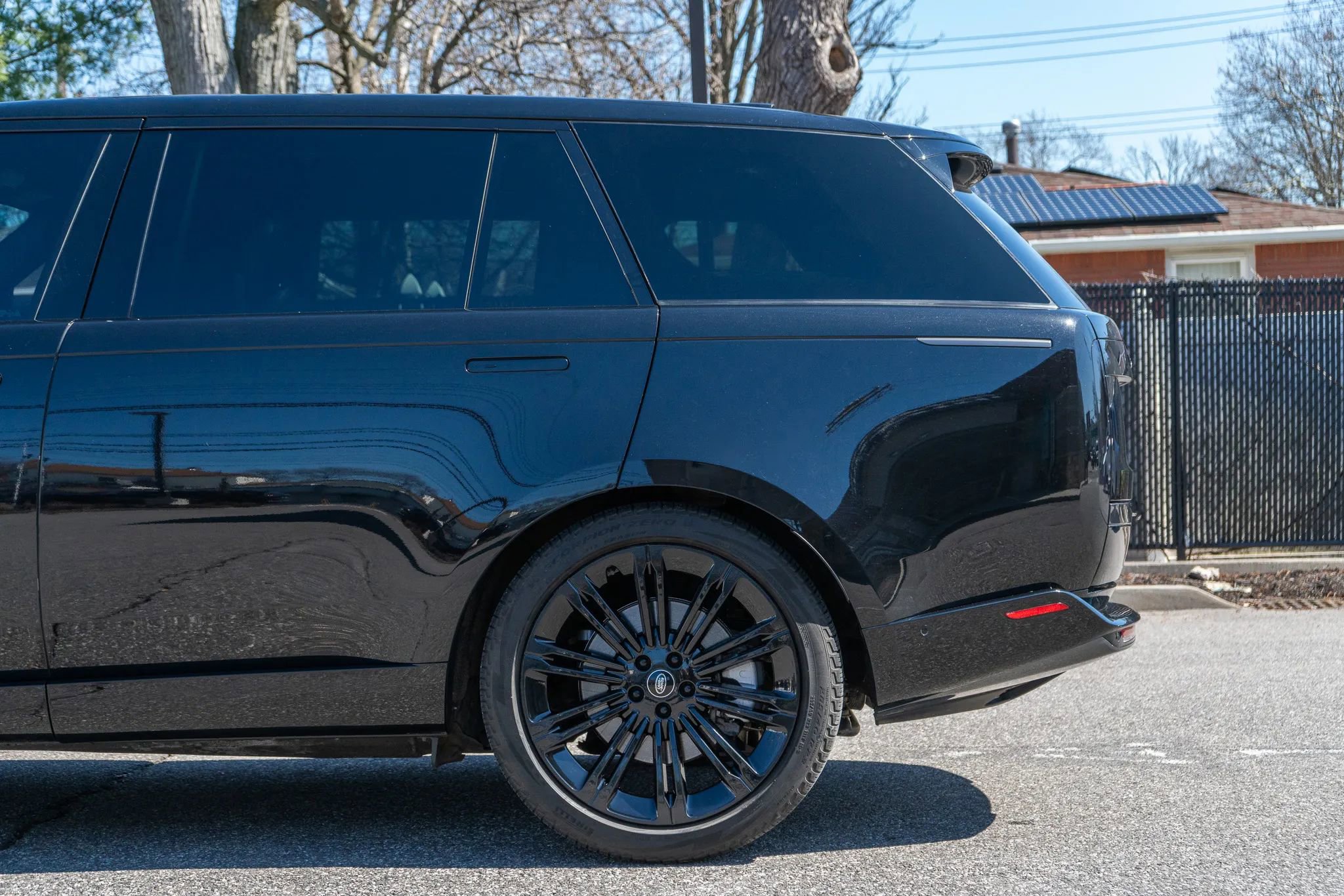 Used 2023 Land Rover Range Rover Long Wheelbase SE AWD/4WD image 19