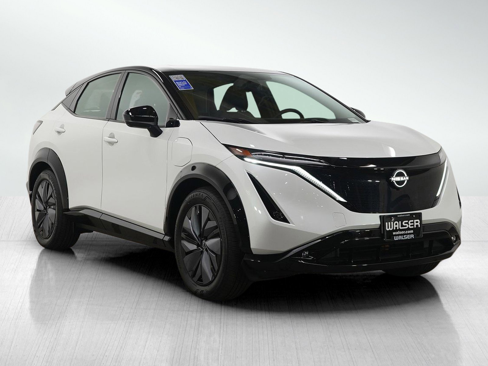 Used 2023 Nissan Ariya AWD image 9