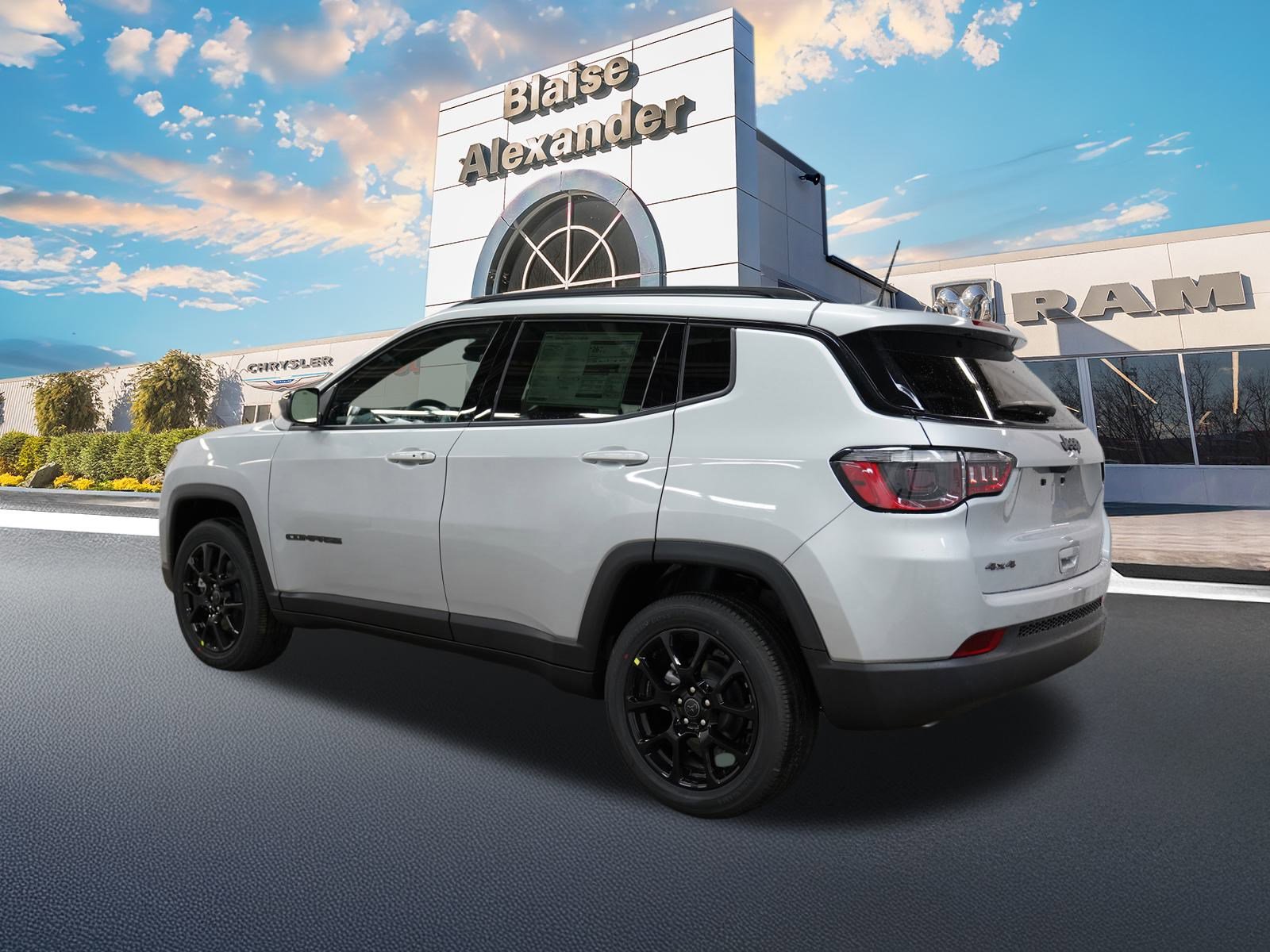 New 2026 Jeep Compass Latitude image 9