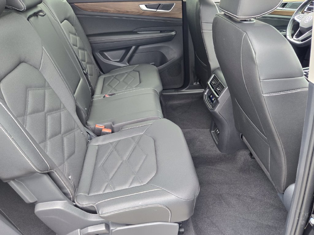 Certified 2026 Volkswagen Atlas SE w/ Panoramic Sunroof Package FWD image 18