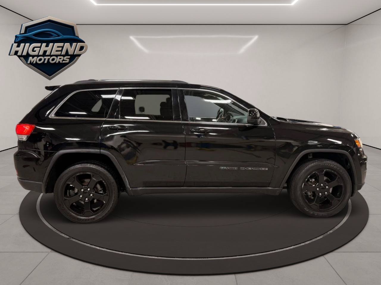 Used 2019 Jeep Grand Cherokee Laredo AWD/4WD image 8