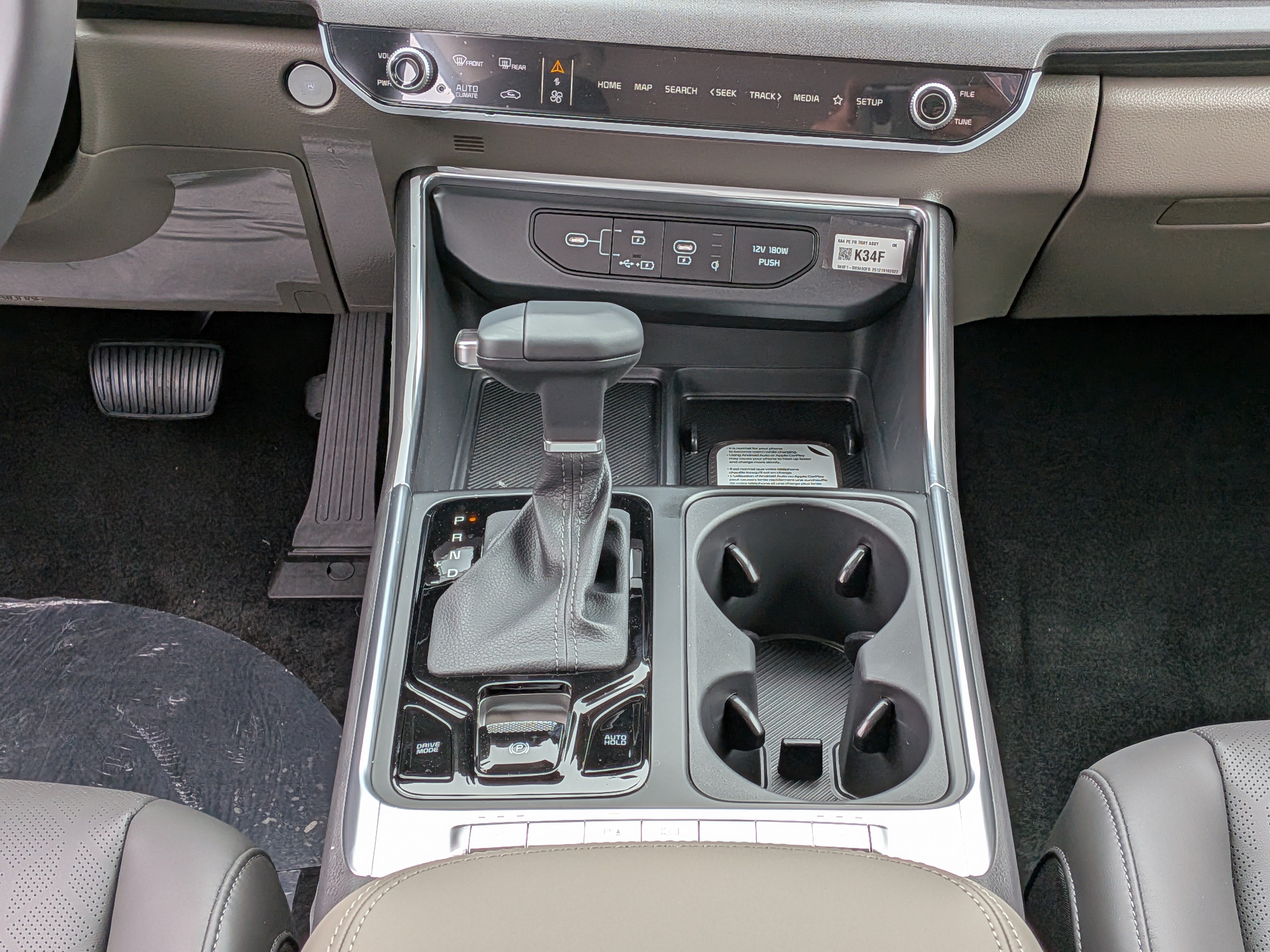 New 2026 Kia Carnival EX FWD image 25