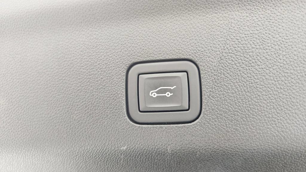 Used 2024 Chevrolet Tahoe Premier AWD/4WD image 20
