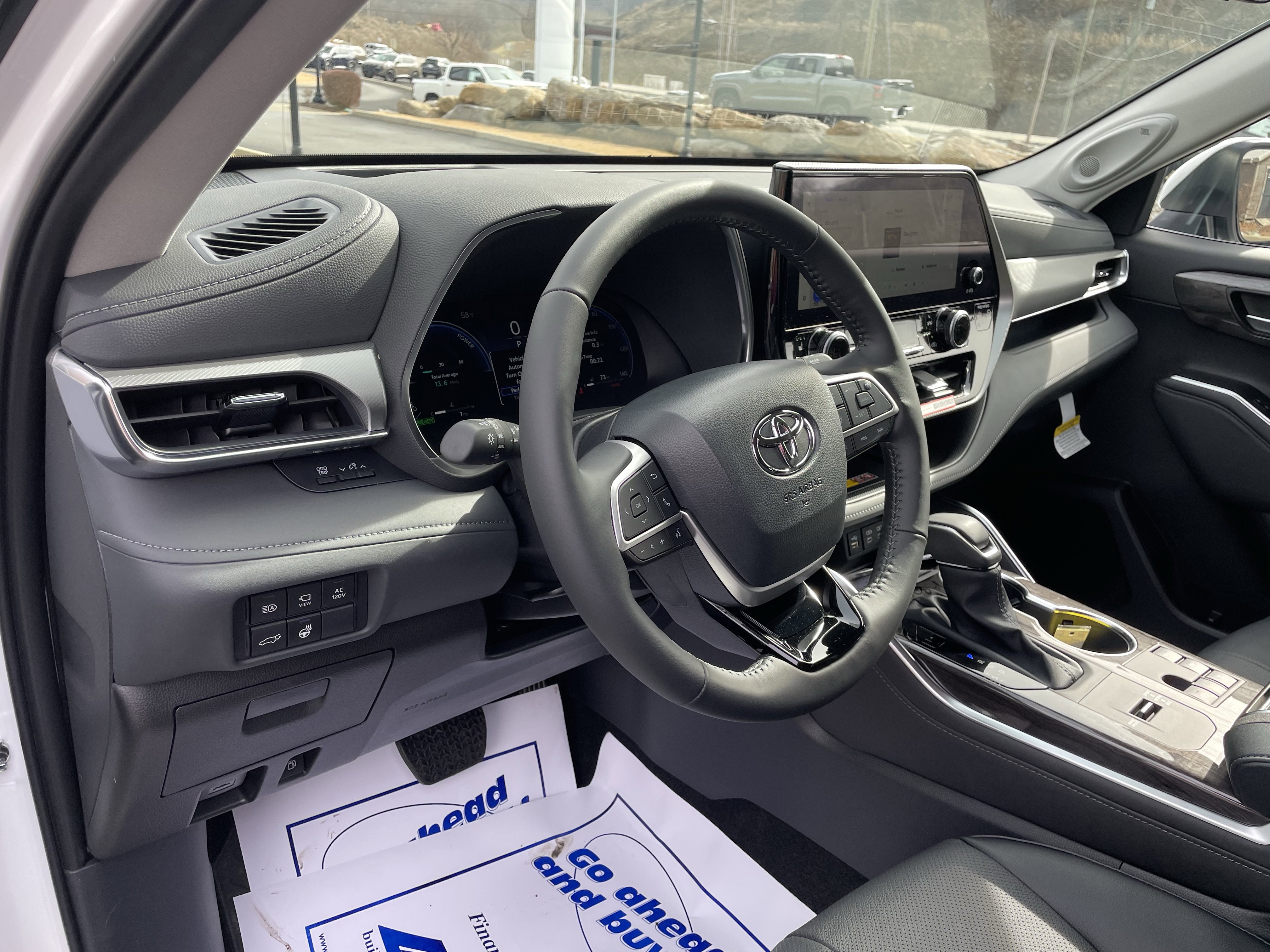 New 2026 Toyota Highlander Platinum image 18