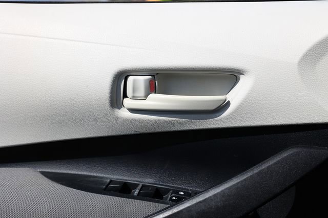 Used 2022 Toyota Corolla LE image 43