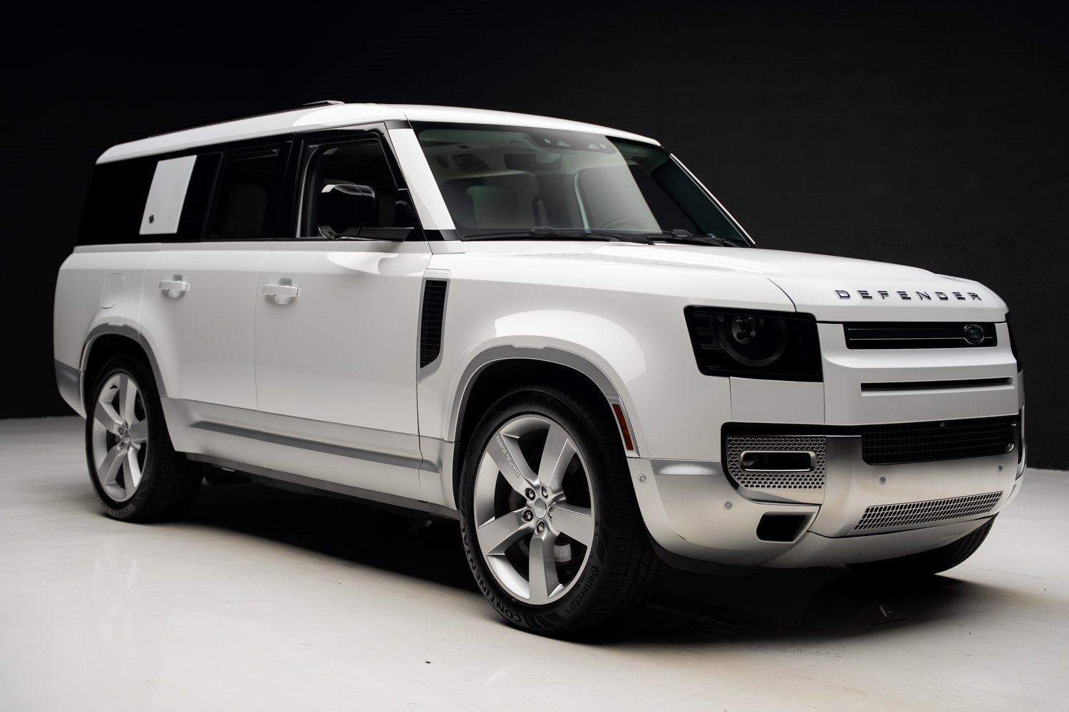 Used 2023 Land Rover Defender 130 First Edition image 88