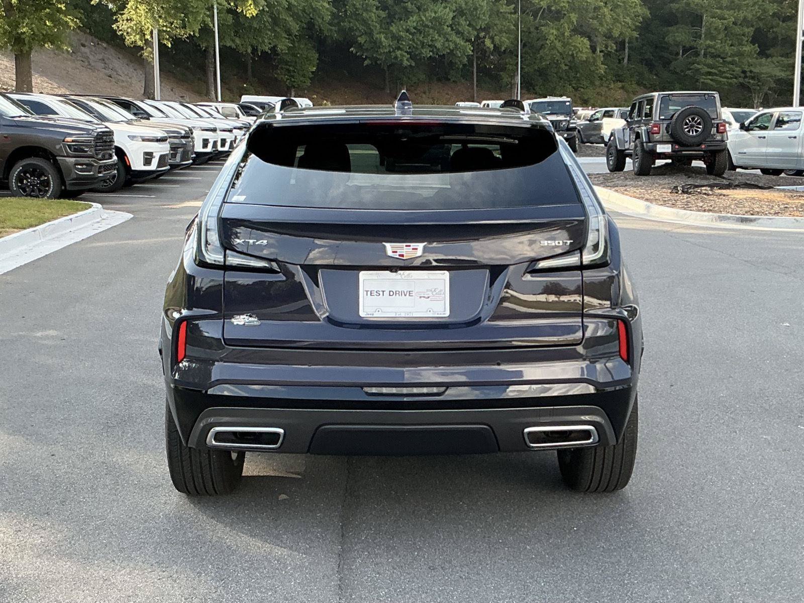 Used 2025 Cadillac XT4 Sport FWD image 4