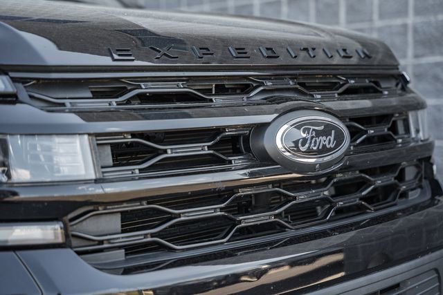 Used 2022 Ford Expedition Max Limited AWD/4WD image 16