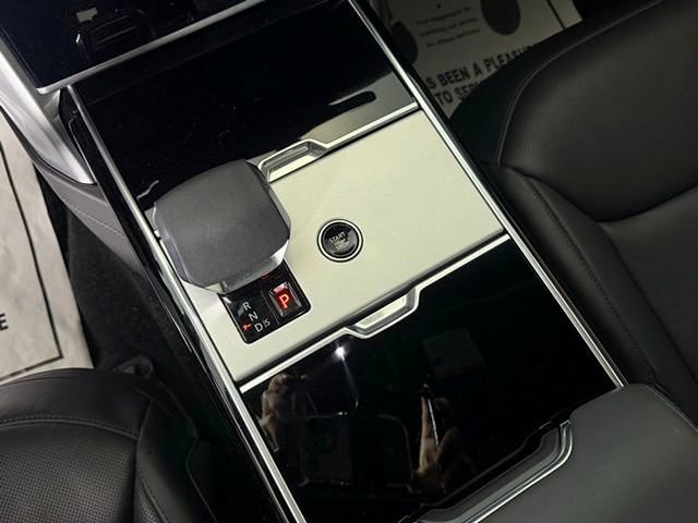 Certified 2025 Land Rover Range Rover SE image 35