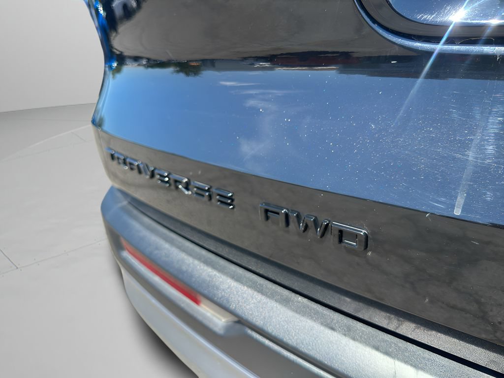 Used 2025 Chevrolet Traverse Z71 w/ LPO, Floor Liner Package AWD/4WD image 10