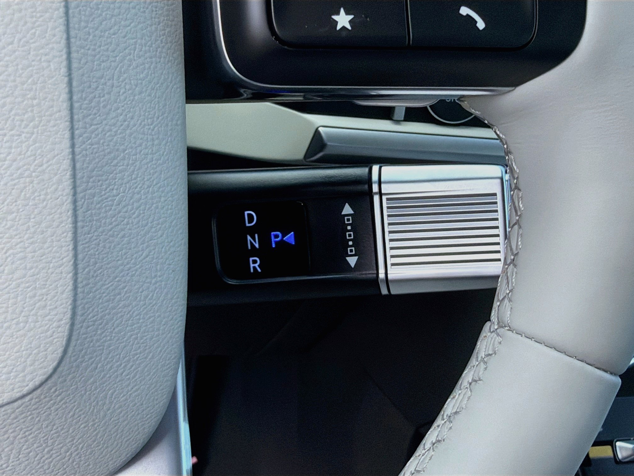 New 2027 Hyundai Santa Fe SEL FWD image 14