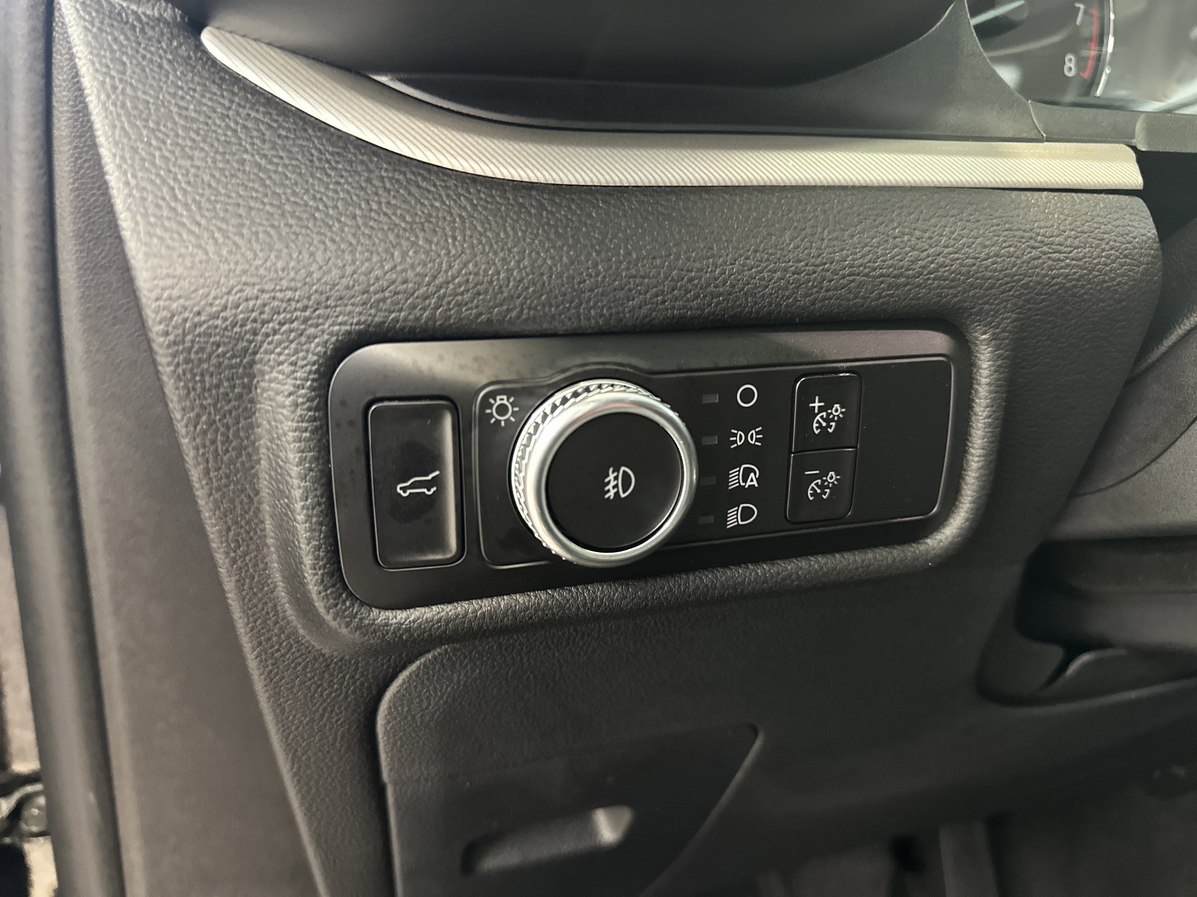 Used 2023 Ford Explorer XLT w/ Equipment Group 202A image 22