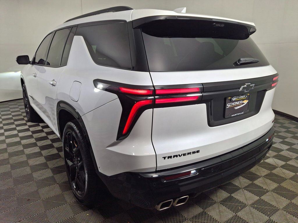 Used 2024 Chevrolet Traverse RS w/ LPO, Floor Liner Package image 3