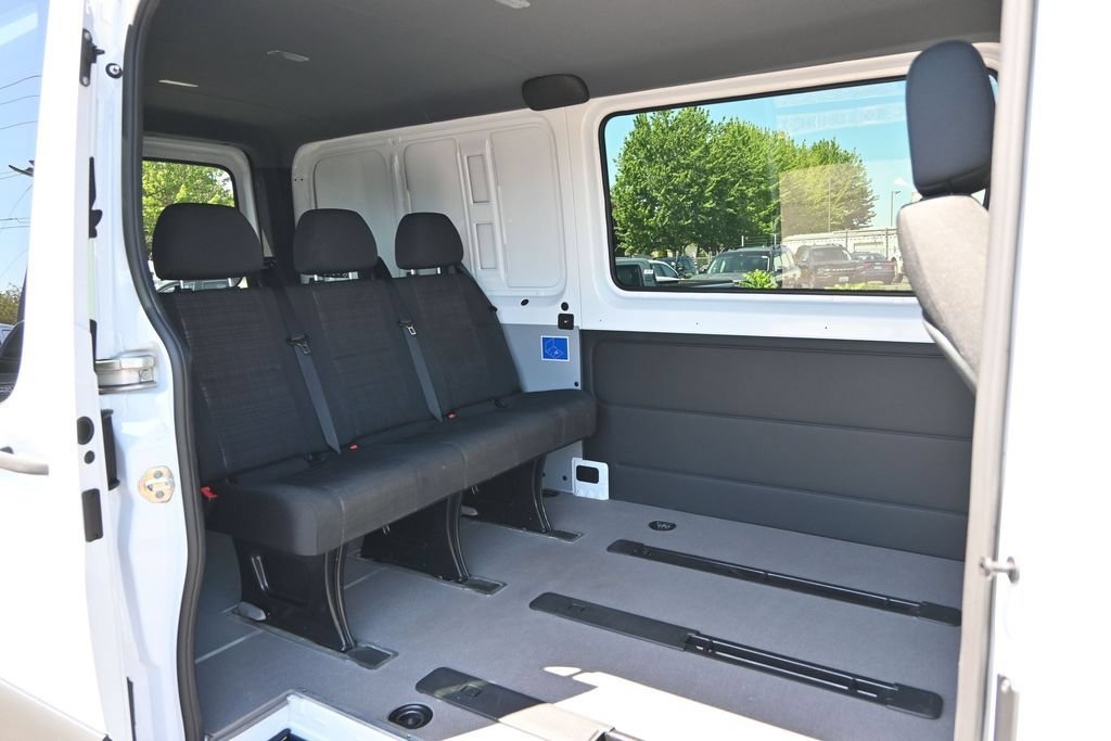 Used 2021 Mercedes-Benz Sprinter 2500 image 21