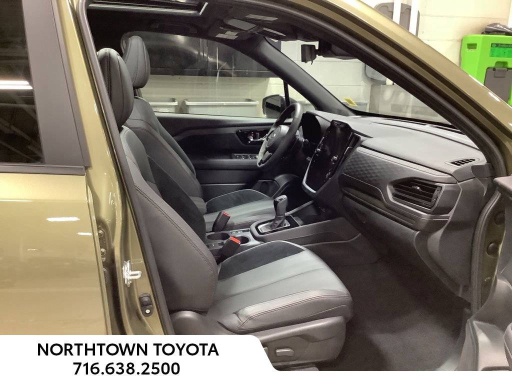 Used 2025 Subaru Forester Touring image 11