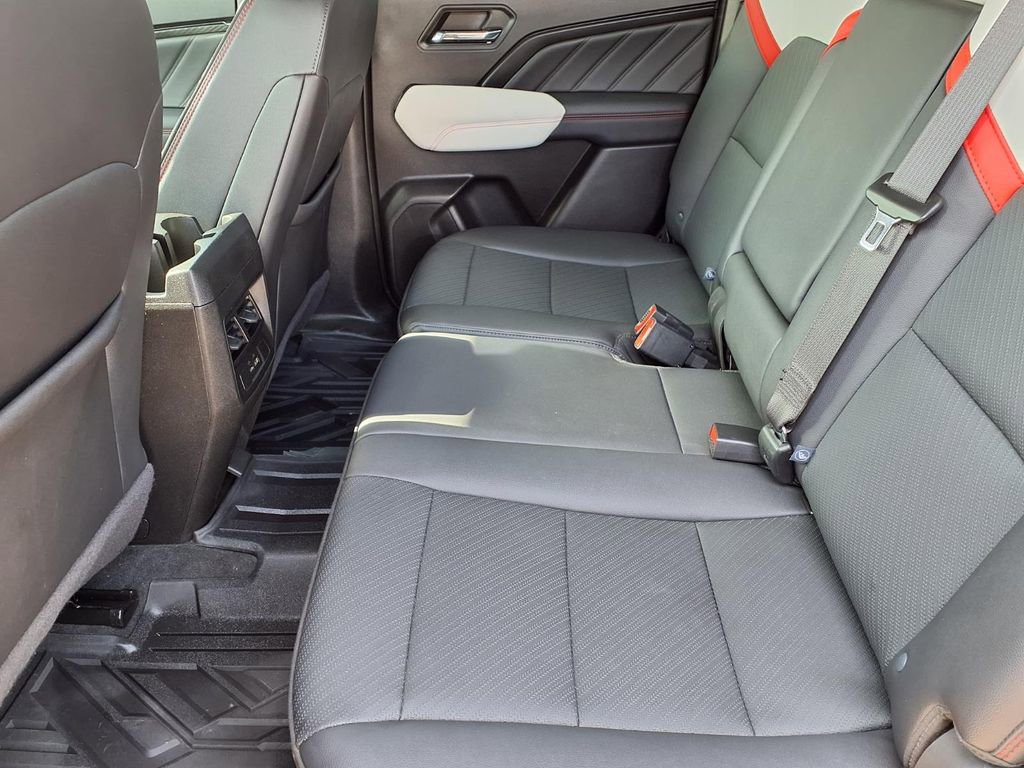 Used 2024 GMC Canyon AT4X image 11