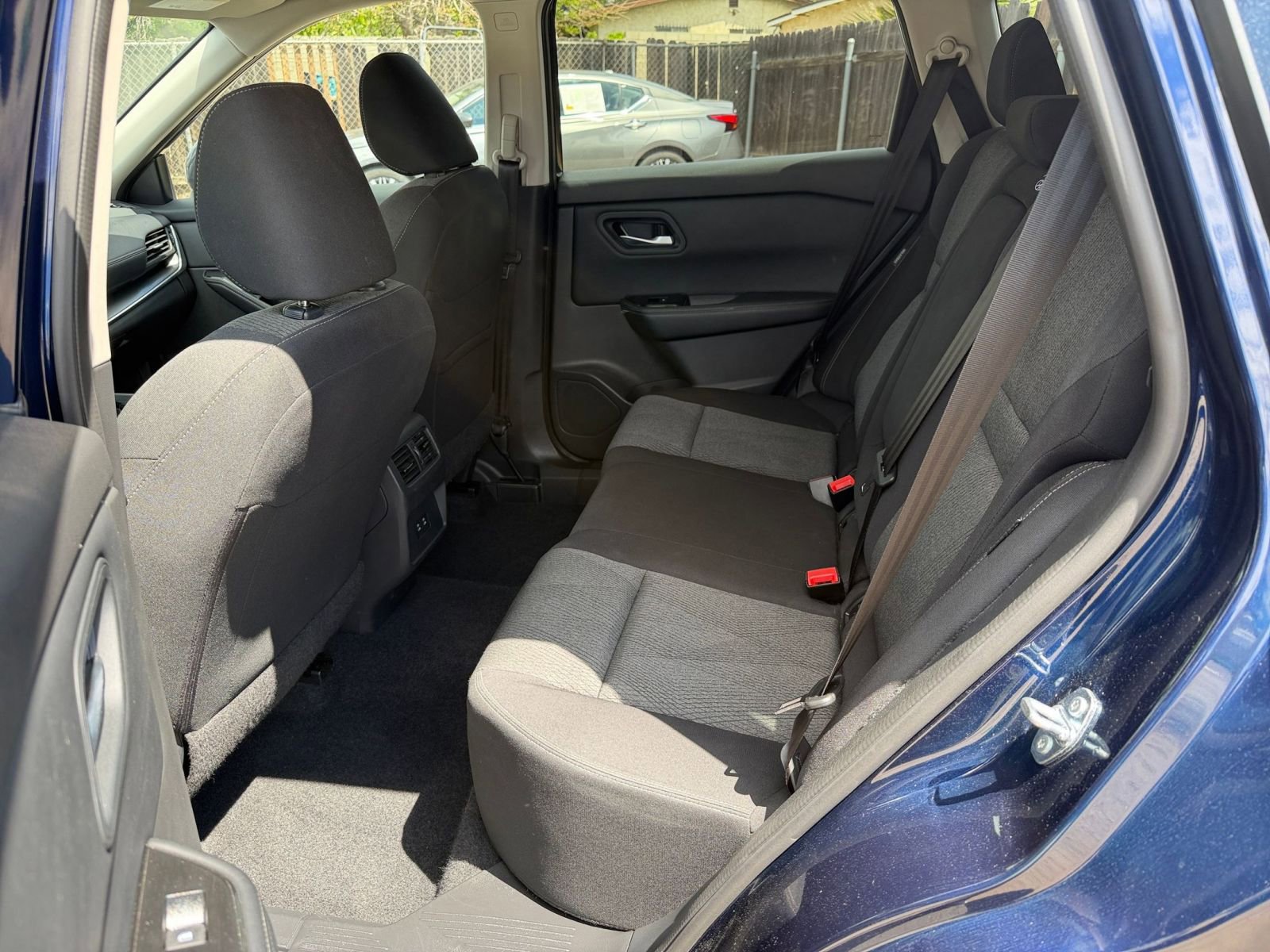 Used 2025 Nissan Rogue SV FWD image 28