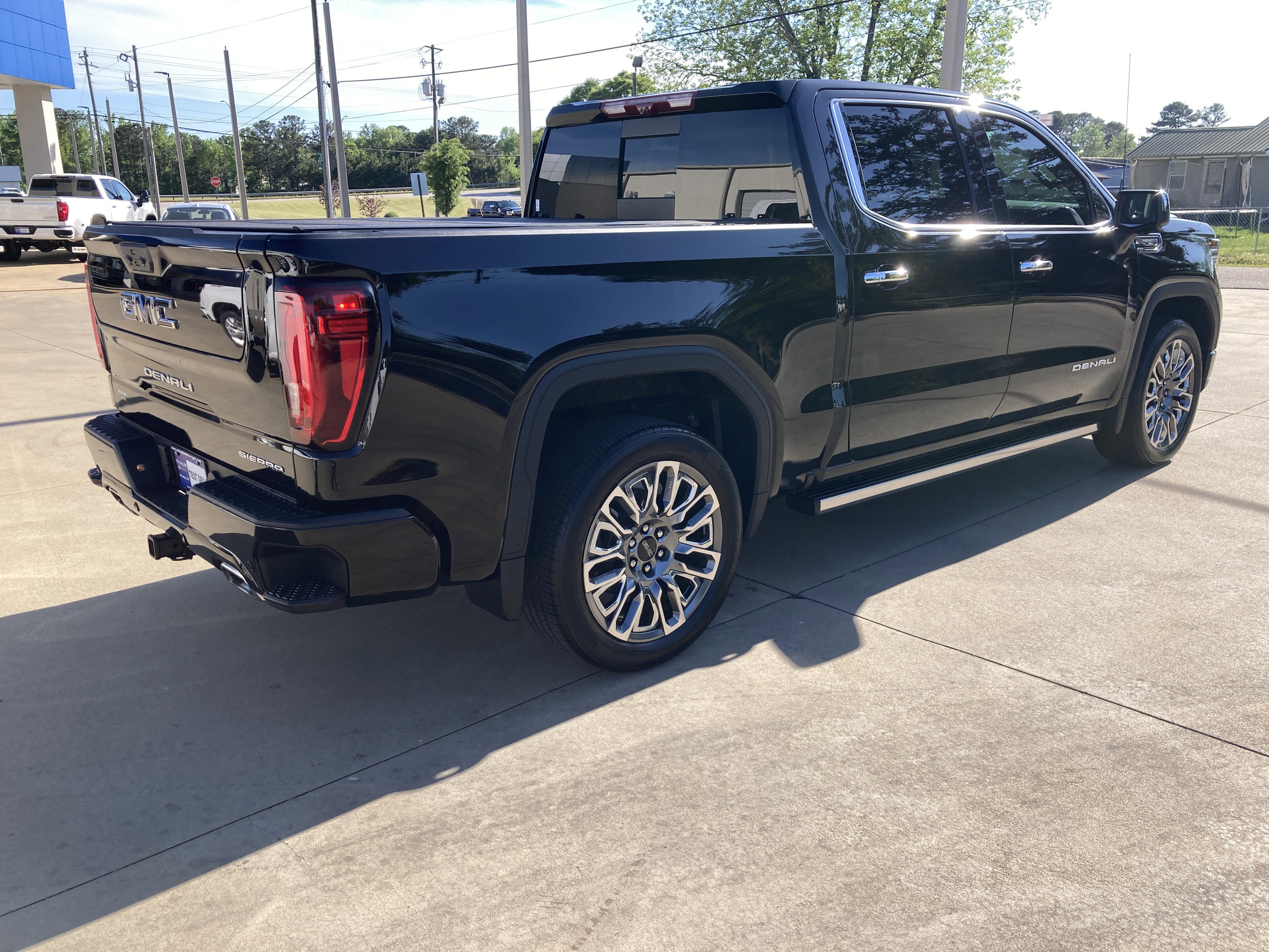 Certified 2026 GMC Sierra 1500 Denali Ultimate AWD/4WD image 6