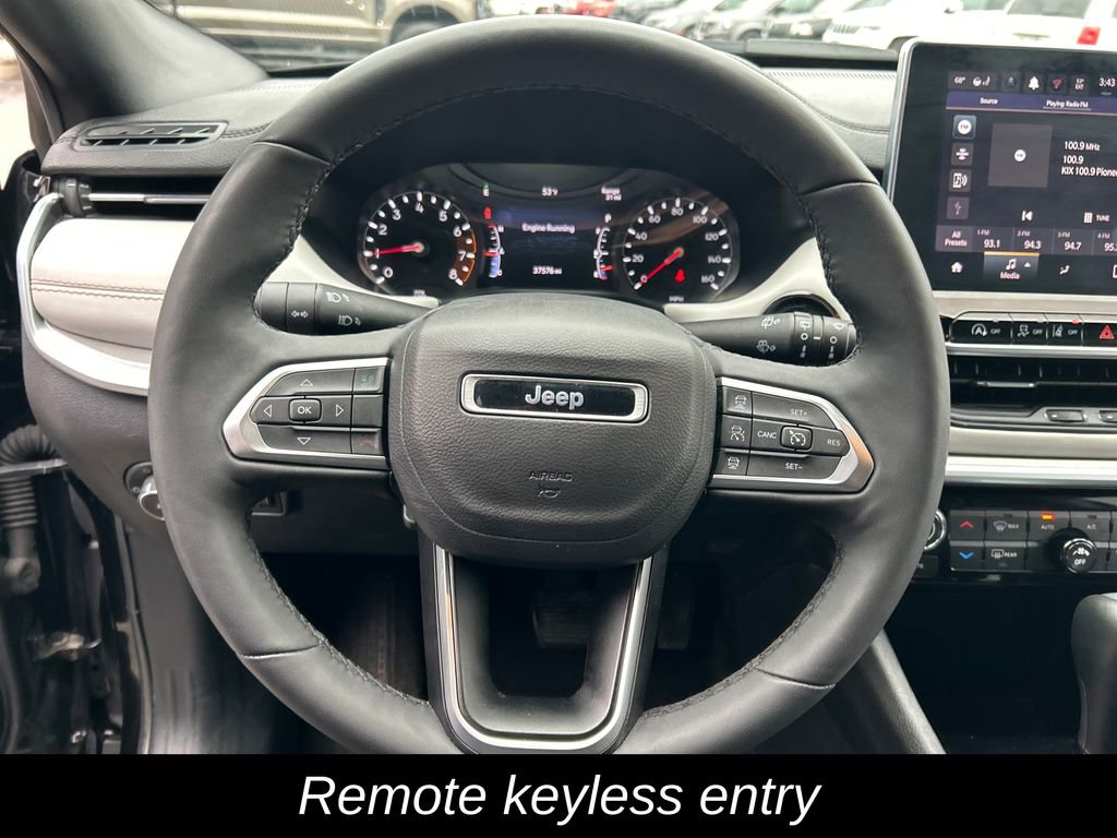 Used 2025 Jeep Compass Limited image 17